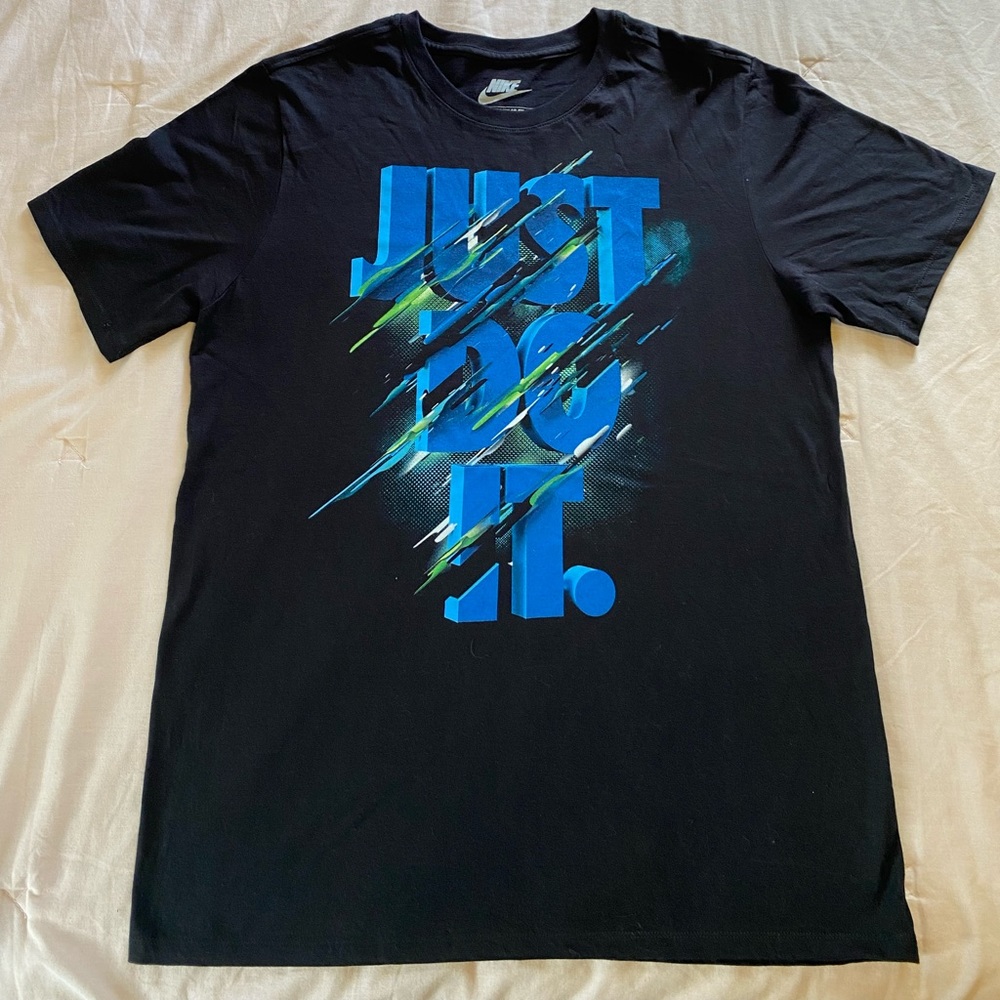 Beautiful Nike Dri-Fit Tee , Like new Large 🔥